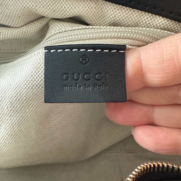 Authentic Gucci Black Sukey Convertible Boston Embossed Leather Shoulder Bag - Picture 10 of 16